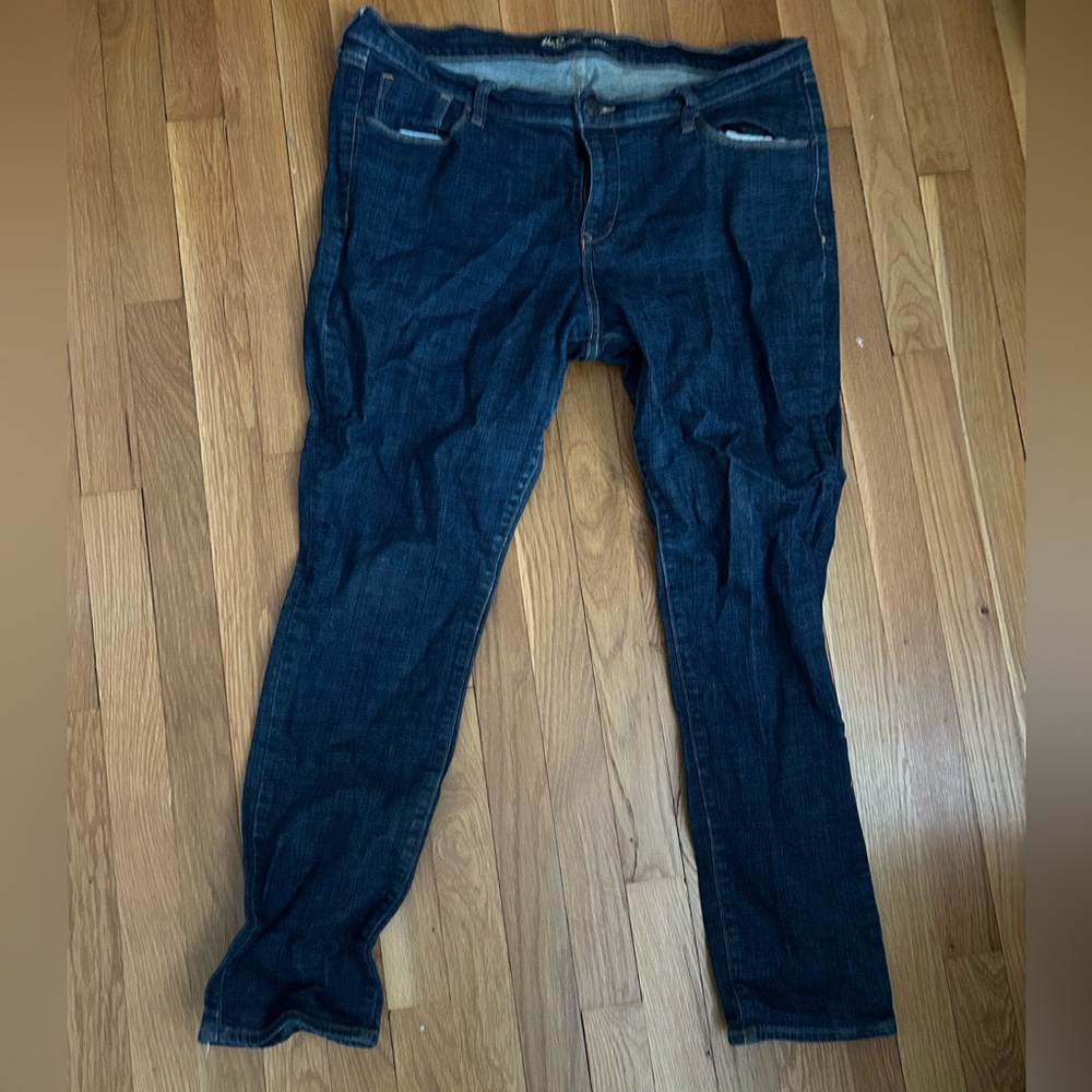 Used Old Navy Women's Dark Blue Jeans, the sweetheart 
Size 16 Regular